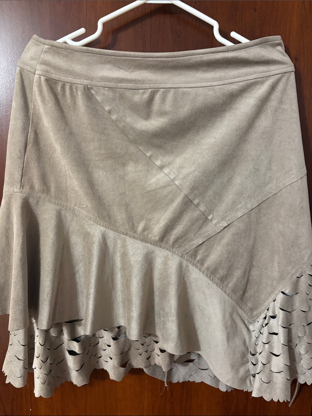 Cartise Taupe Suede-Look Ruffle Skirt Made in Italy size 8 Vintage